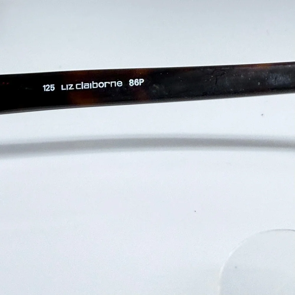Liz Claiborne L512S 86P Tortoise Shell Oval Eyeglass Frames Silver Logo 125mm